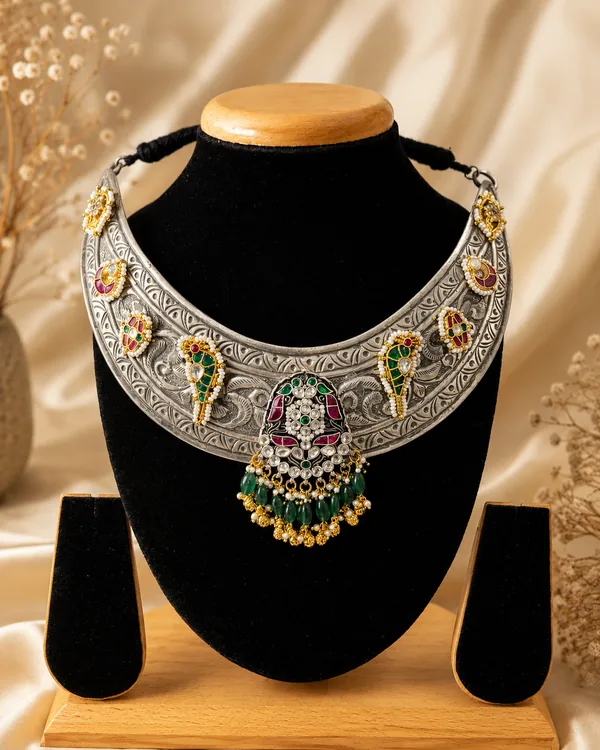 Dual Tone Kundan Halsli