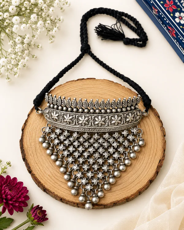 Antique hasli choker