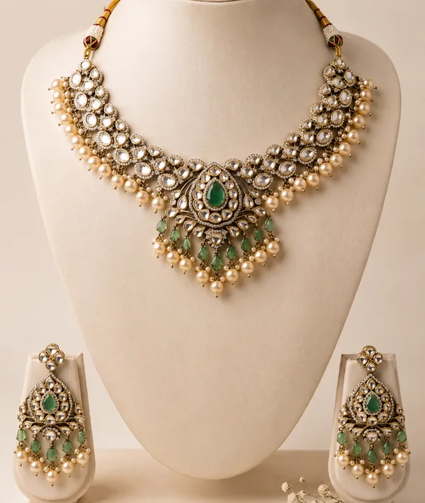 Kundan Necklace with Pista Green Stone